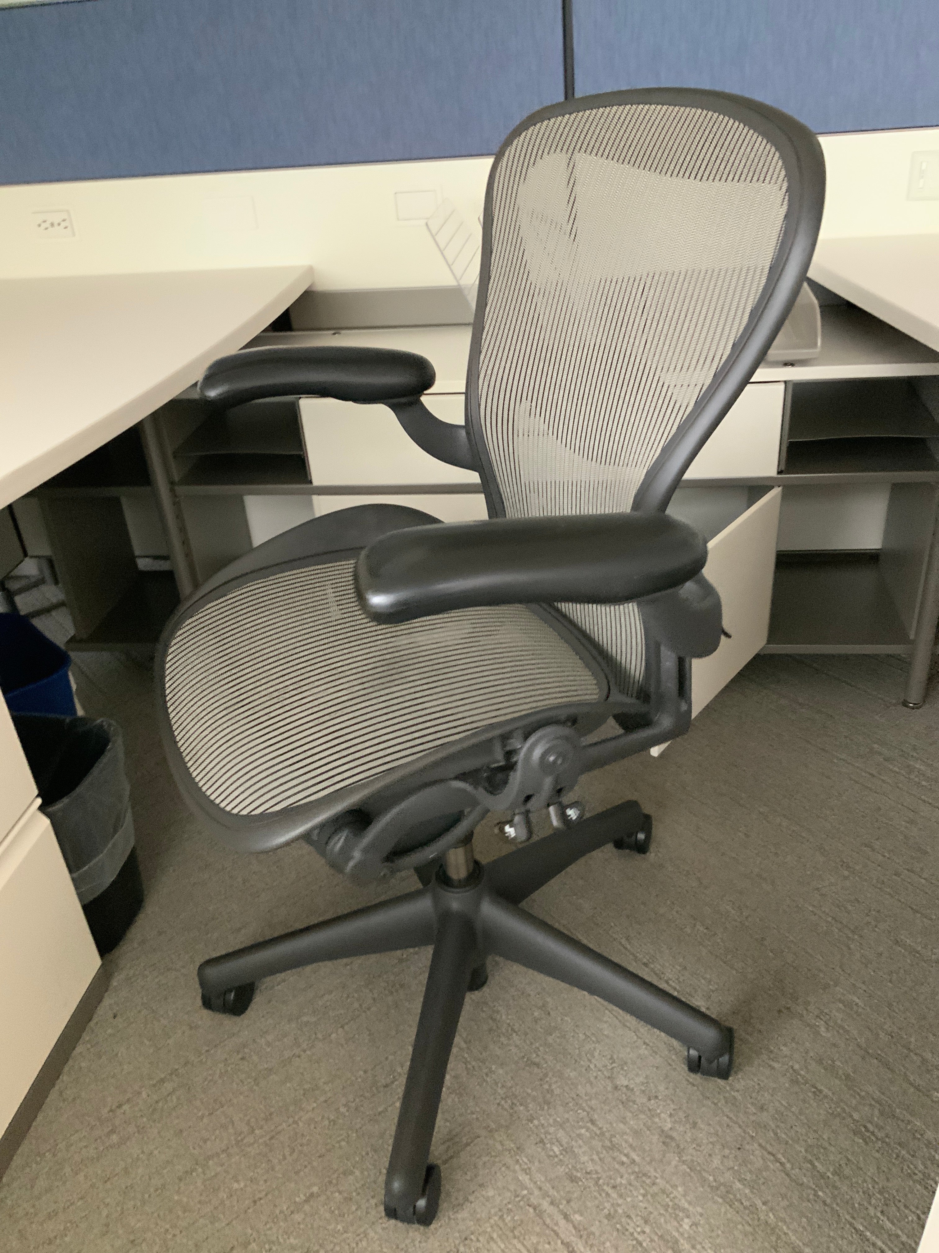 Herman Miller Grey Aeron Task Chair Size C - Preowned - FOB Vernon Hills, IL (Min Purchase Qty = 20)