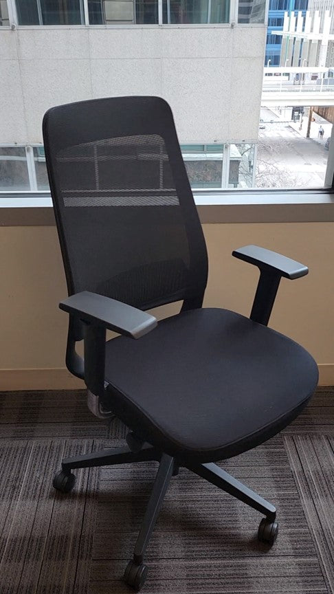 AMQ Siya Task Chair - Preowned - FOB Chicago, IL - Available May 15, 2024
