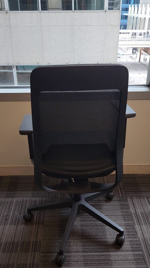 AMQ Siya Task Chair - Preowned - FOB Chicago, IL - Available May 15, 2024