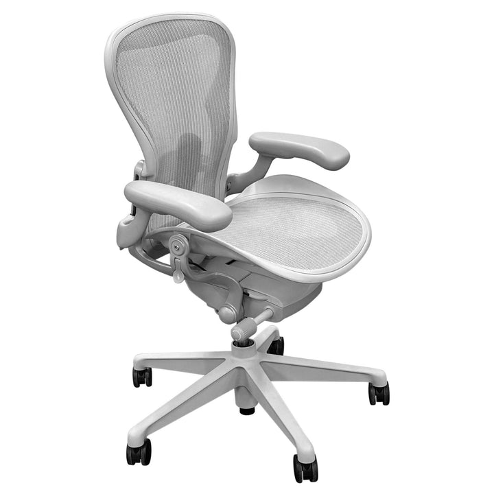 Herman Miller Aeron Remastered Ergonomic Task Chair Size A, Mineral - Preowned