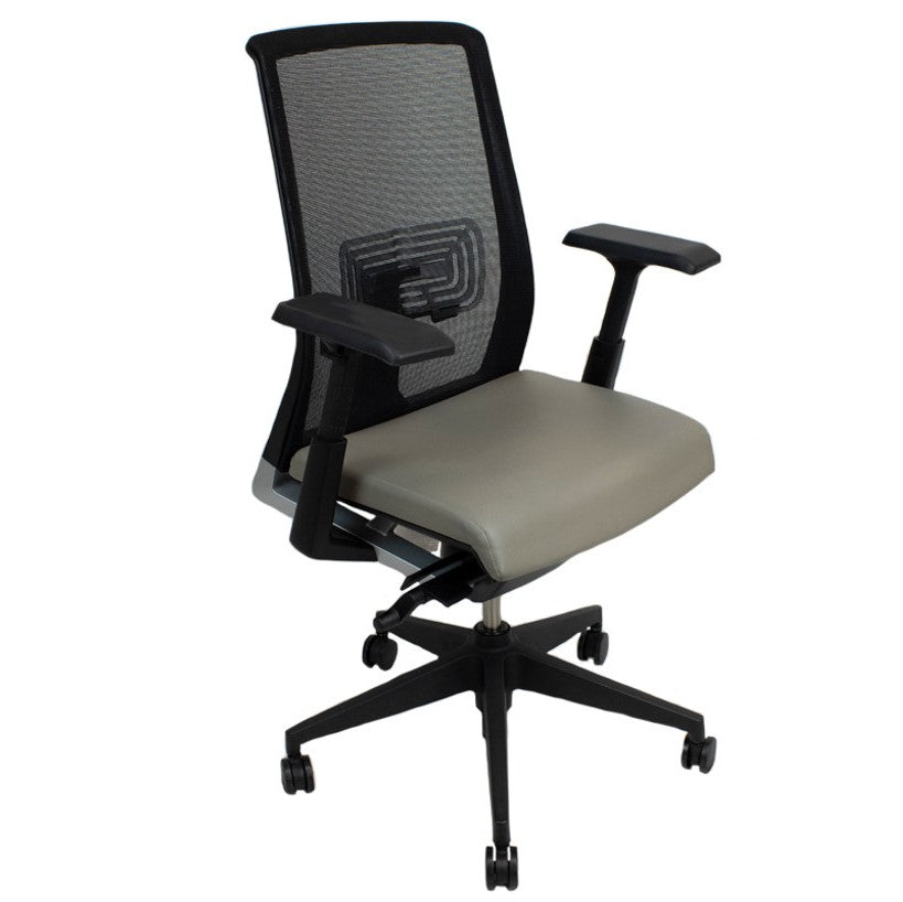 Haworth  Very Task Chair - Preowned