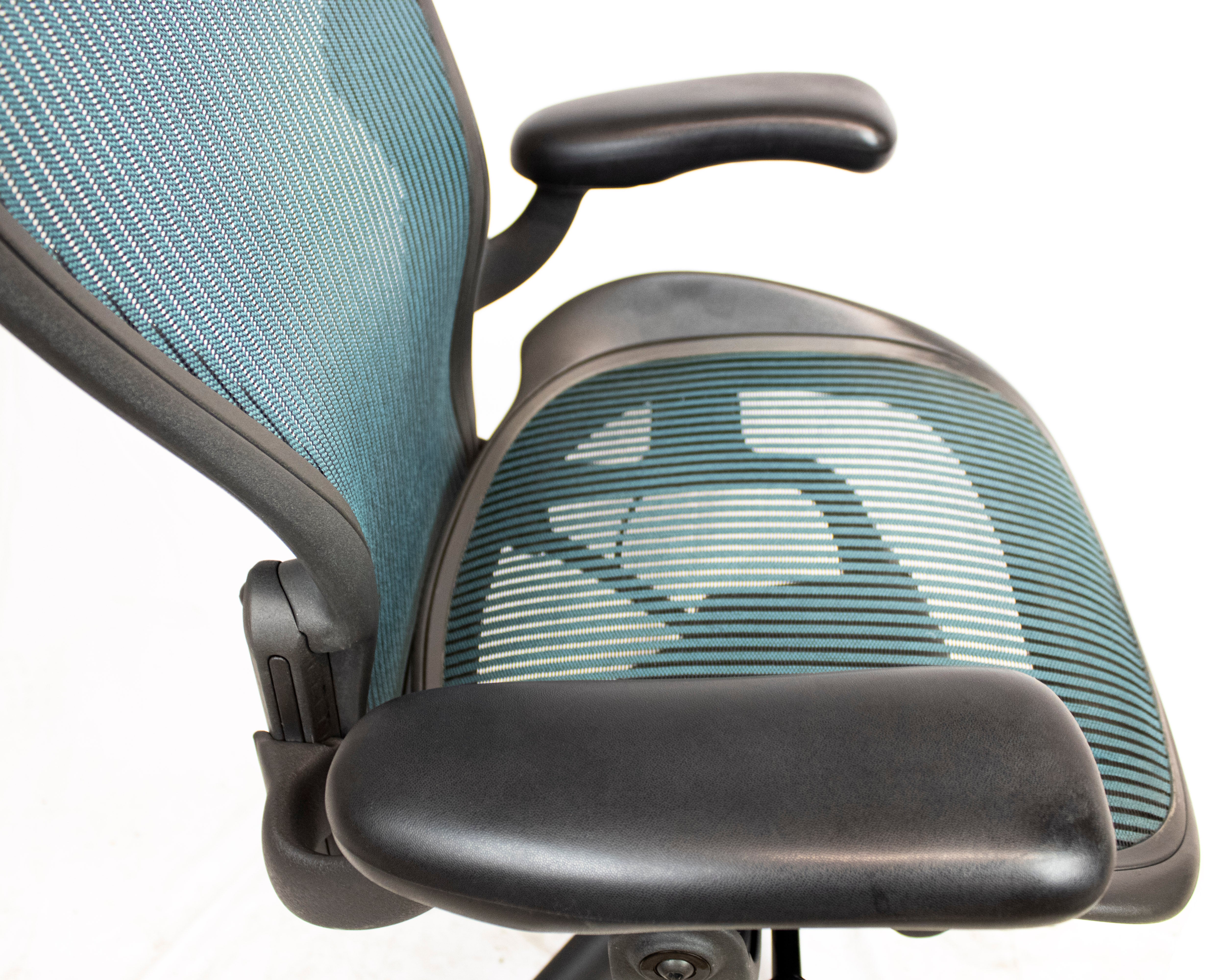 Herman Miller Aeron Task Chair "B"- Fixed Arms - Green Mesh  -Preowned
