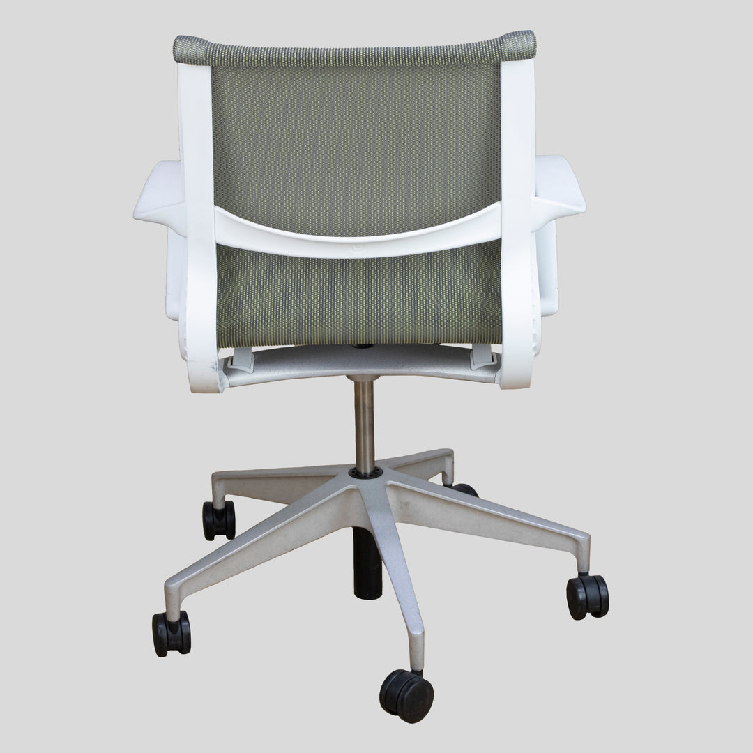Setu task chair clearance