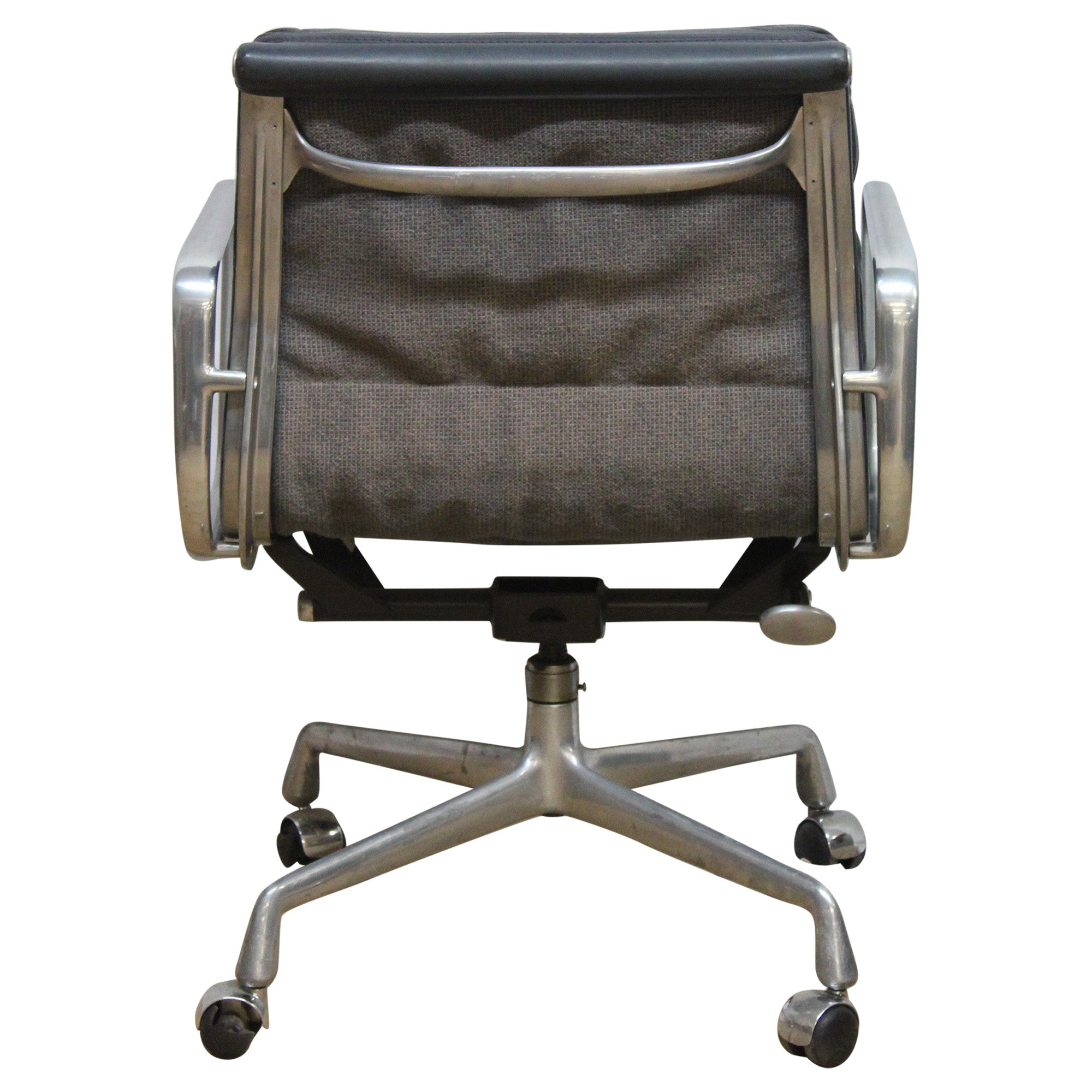 Herman Miller Eames Soft Pad Management Chair, Black - Preowned
