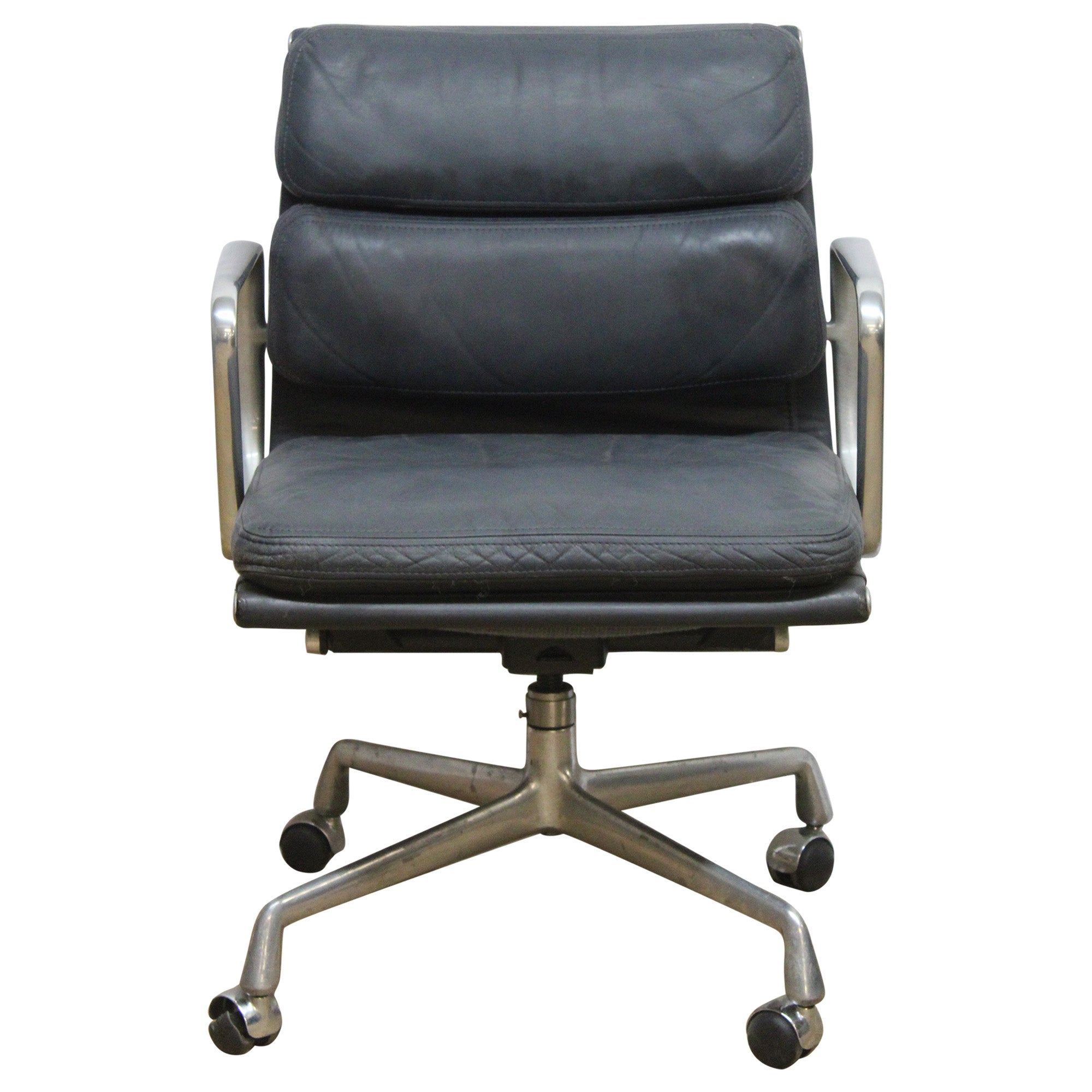 Herman Miller Eames Soft Pad Management Chair, Black - Preowned