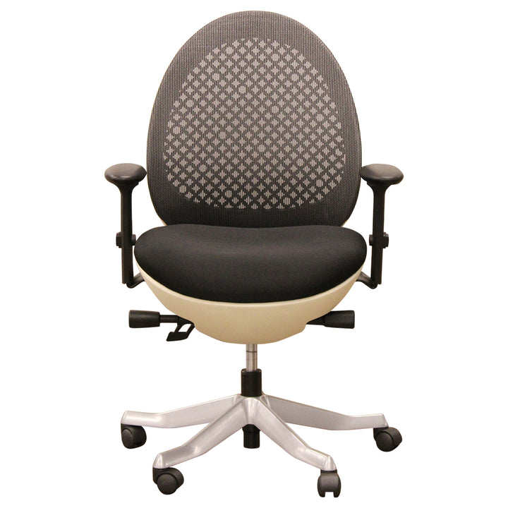 Merryfair Ovo Task Chair, White - Preowned