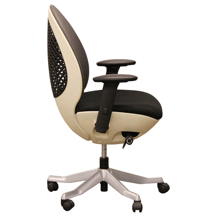 Merryfair Ovo Task Chair, White - Preowned