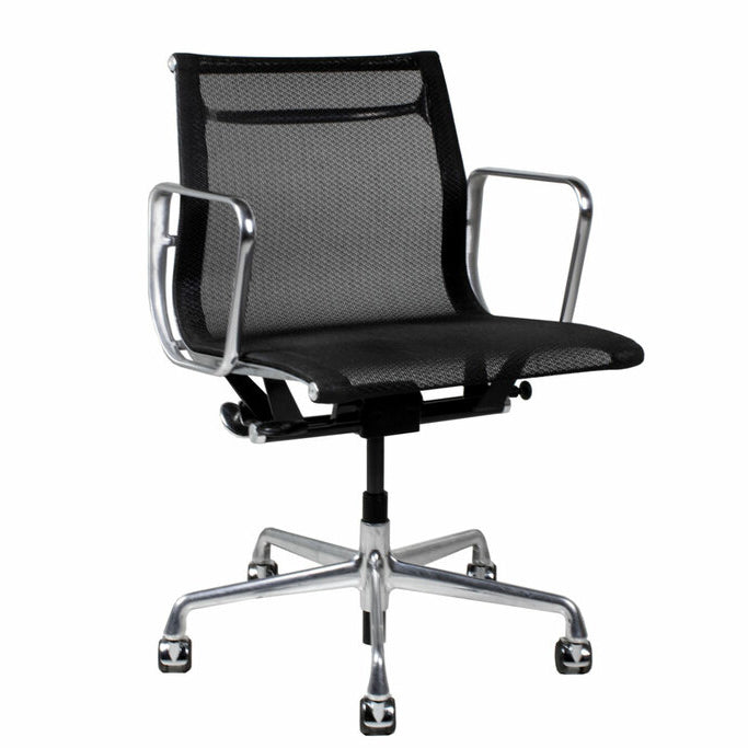 Herman Miller Eames Aluminum Group Chair -Preowned